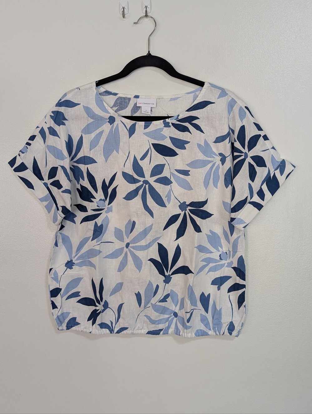Liz Claiborne Blue White Floral Linen Blend Cinched Hem Top Small